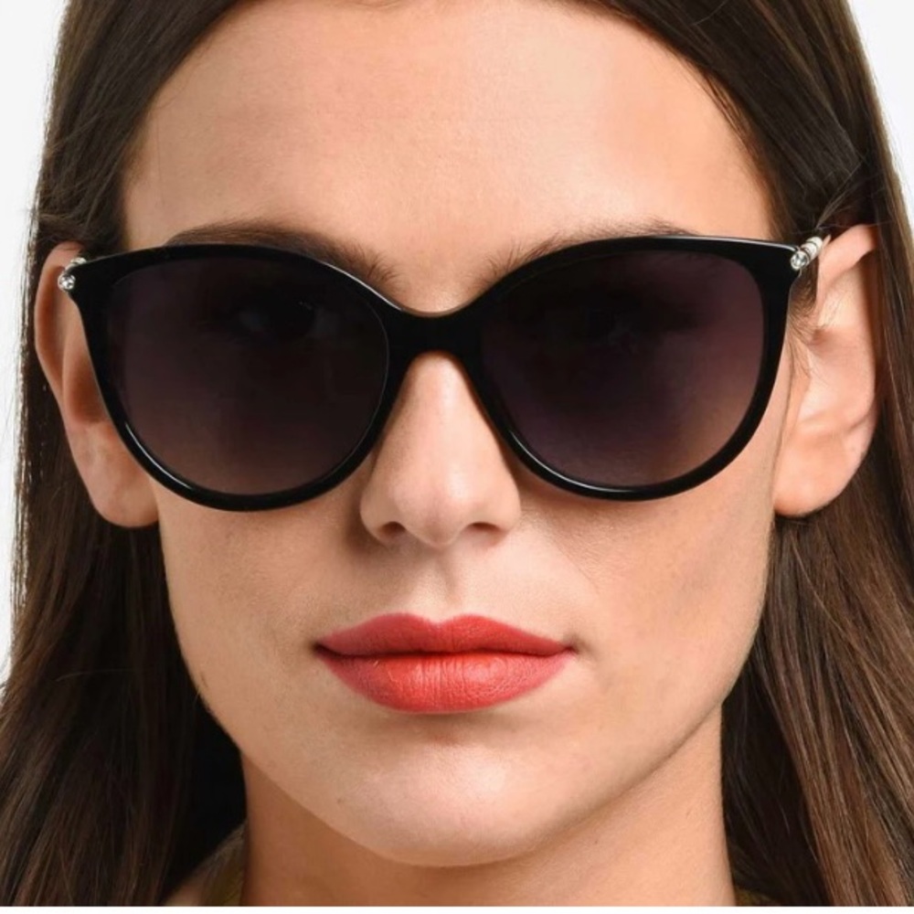 NWOT never worn Marc Jacobs Cat Eye Sunglasses with Case